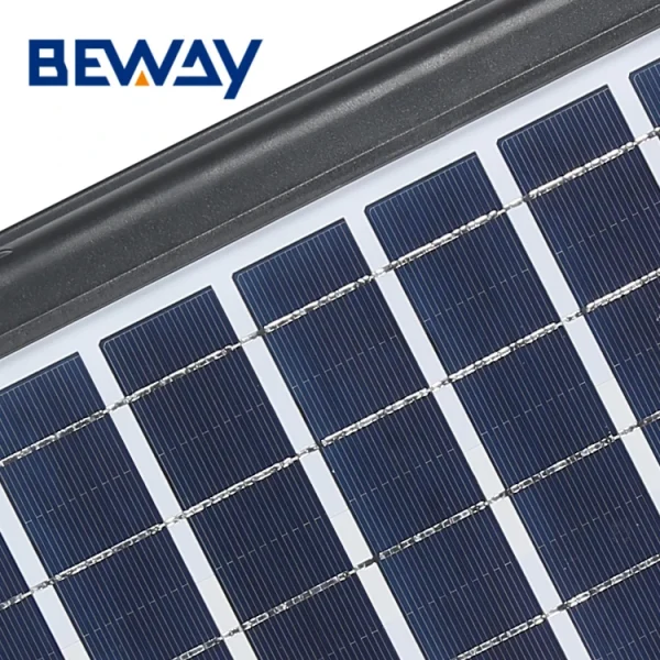 300W-os napelemes lámpa távirányítóval és fényérzékelővel